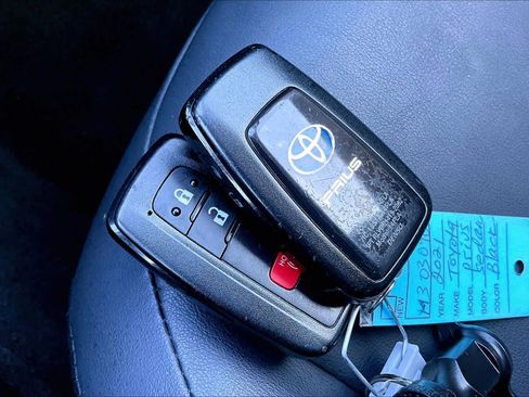 Used 2021 Toyota Prius XLE w/ Advanced Technology Package image 13