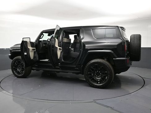 Certified 2026 GMC Hummer EV SUV AWD/4WD image 35