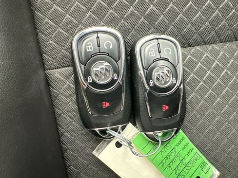 Certified 2022 Buick Encore Preferred w/ Safety Package AWD/4WD image 29