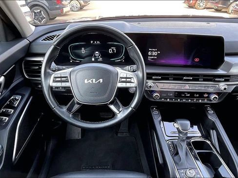 Used 2025 Kia Telluride S AWD/4WD image 5
