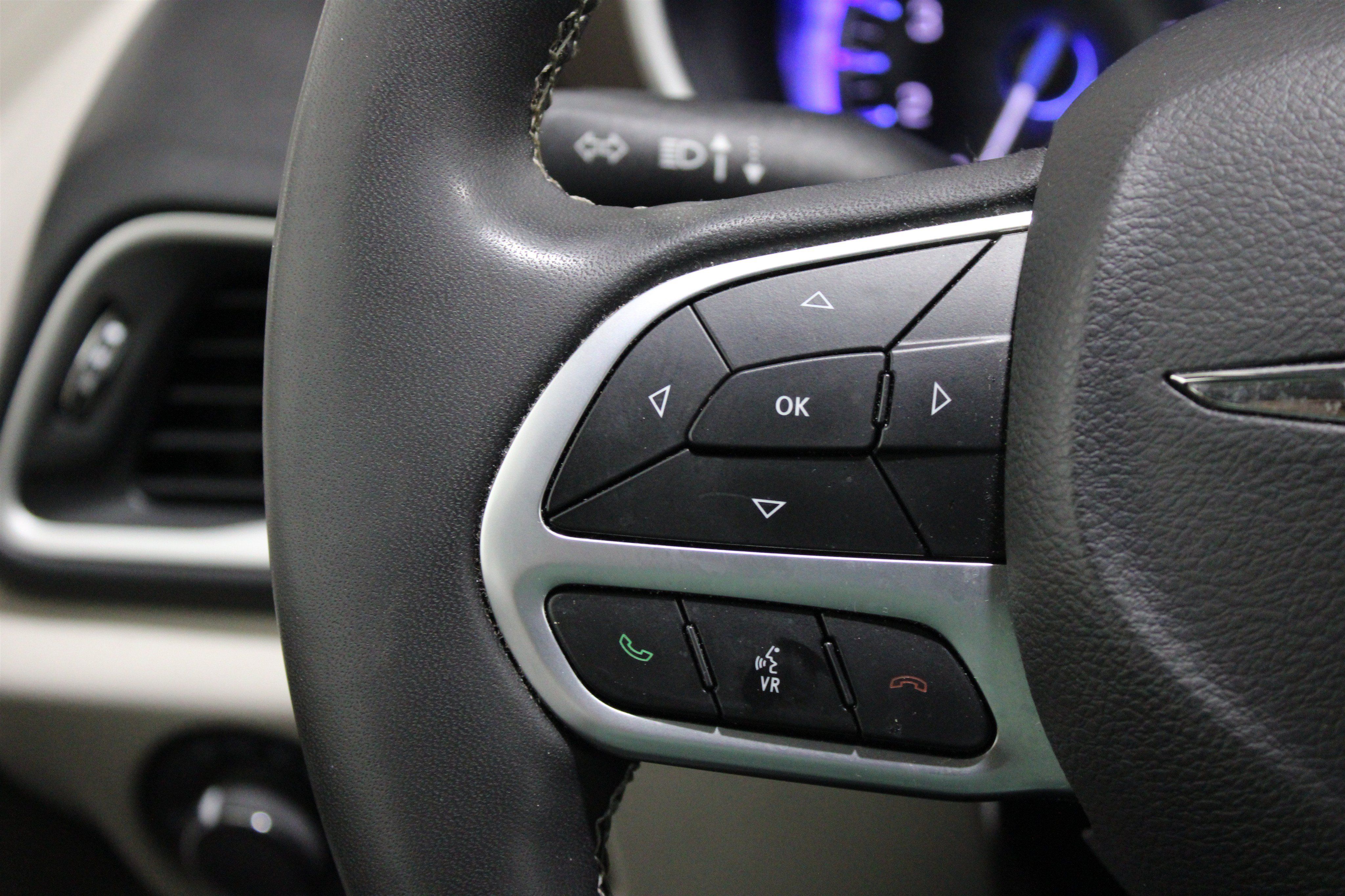 Used 2024 Chrysler Voyager LX FWD image 9