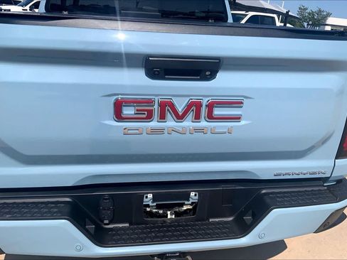 Used 2025 GMC Canyon Denali AWD/4WD image 30