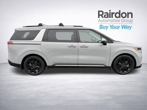 Used 2023 Kia Carnival SX image 10