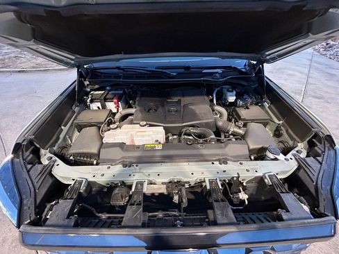 Used 2025 Toyota Tundra Platinum image 34