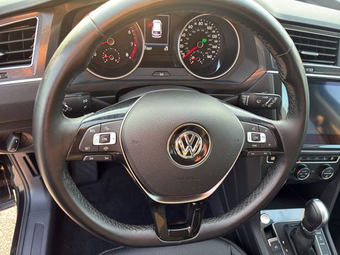 Used 2019 Volkswagen Tiguan SEL AWD/4WD image 17