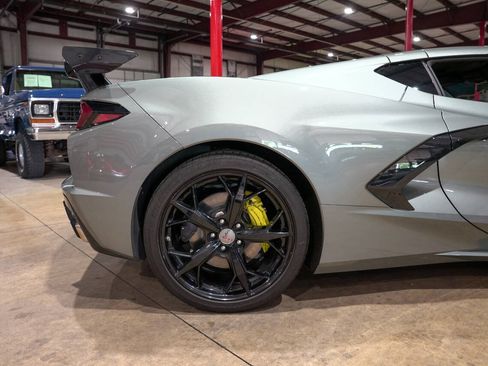 Used 2022 Chevrolet Corvette Stingray Coupe w/ 1LT RWD image 9
