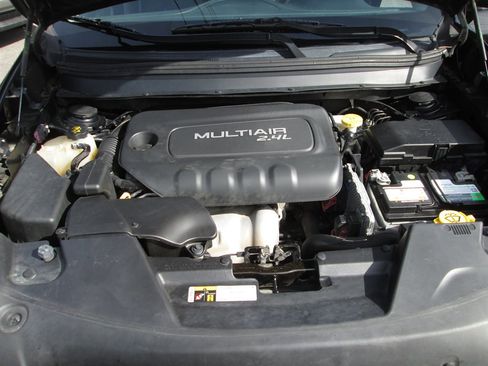 Used 2018 Jeep Cherokee Latitude w/ Altitude Package image 15