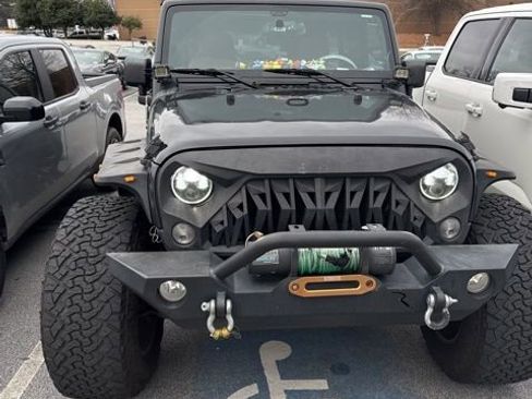 Used 2015 Jeep Wrangler Unlimited Sahara w/ Dual Top Group image 4