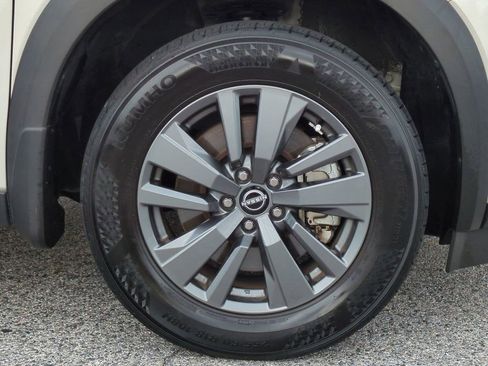 Certified 2022 Nissan Pathfinder SV image 11