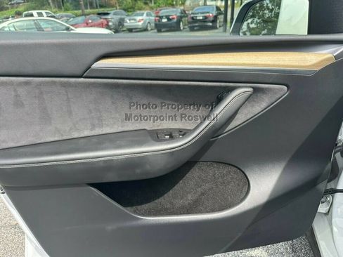 Used 2023 Tesla Model Y Long Range AWD/4WD image 12