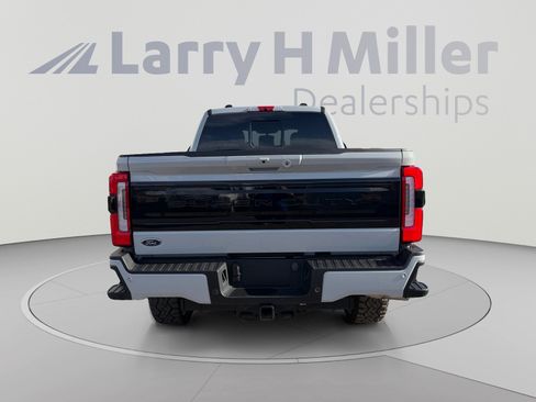Used 2026 Ford F350 Platinum w/ Tremor Off-Road Package AWD/4WD image 4