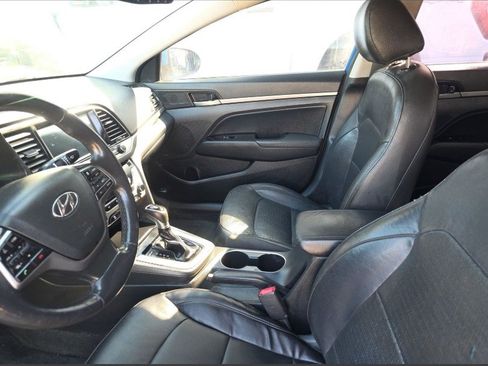 Used 2017 Hyundai Elantra Limited w/ Limited Tech Package 08 image 28