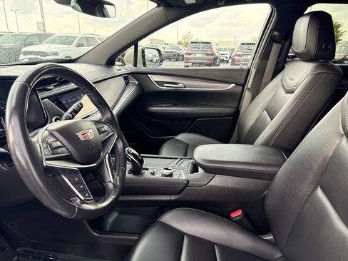 Used 2022 Cadillac XT5 Luxury AWD/4WD image 12