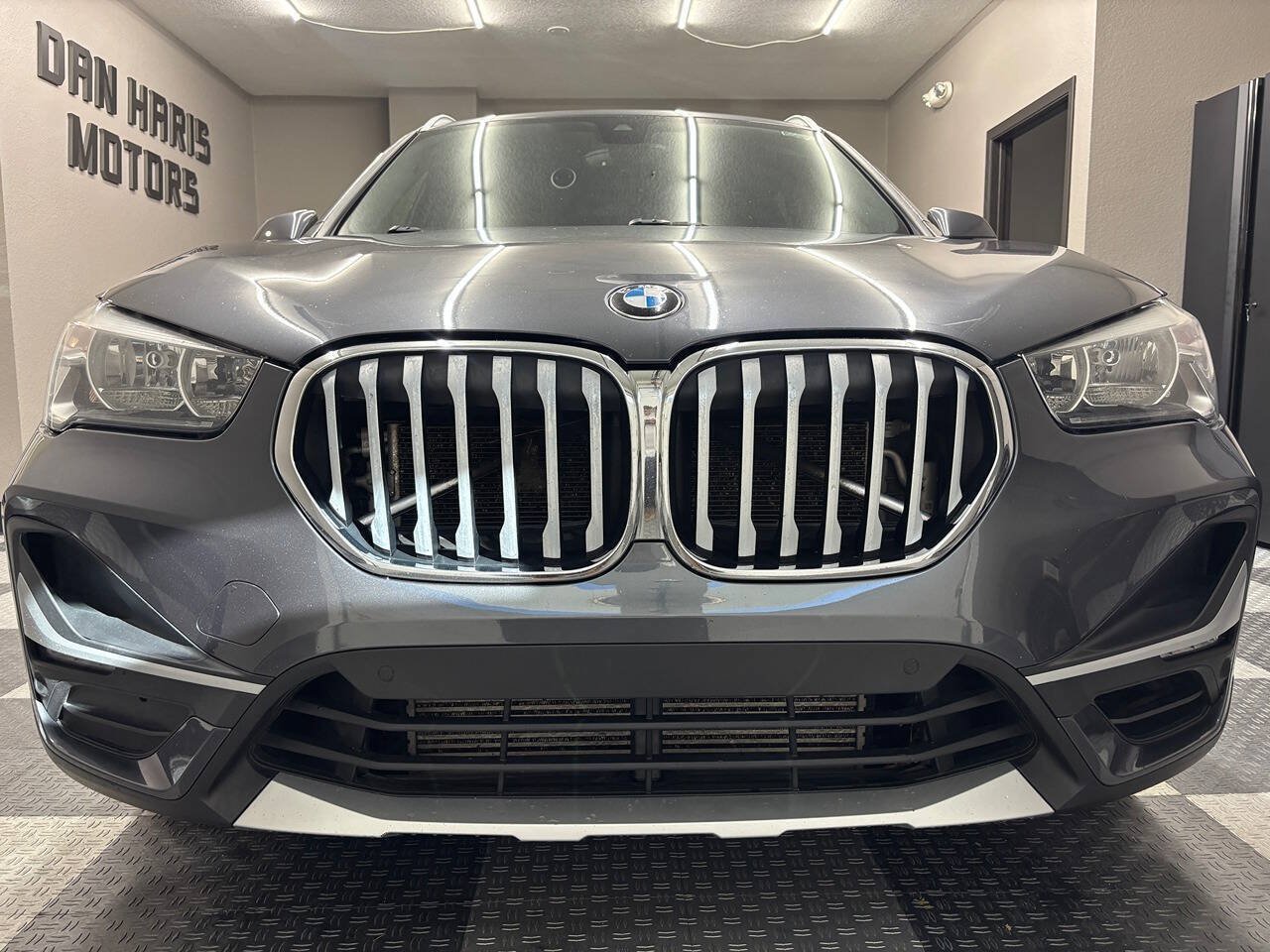 Used 2020 BMW X1 xDrive28i w/ Convenience Package AWD/4WD image 3