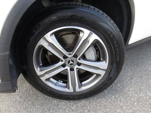 Used 2019 Mercedes-Benz GLC 300 4MATIC image 22