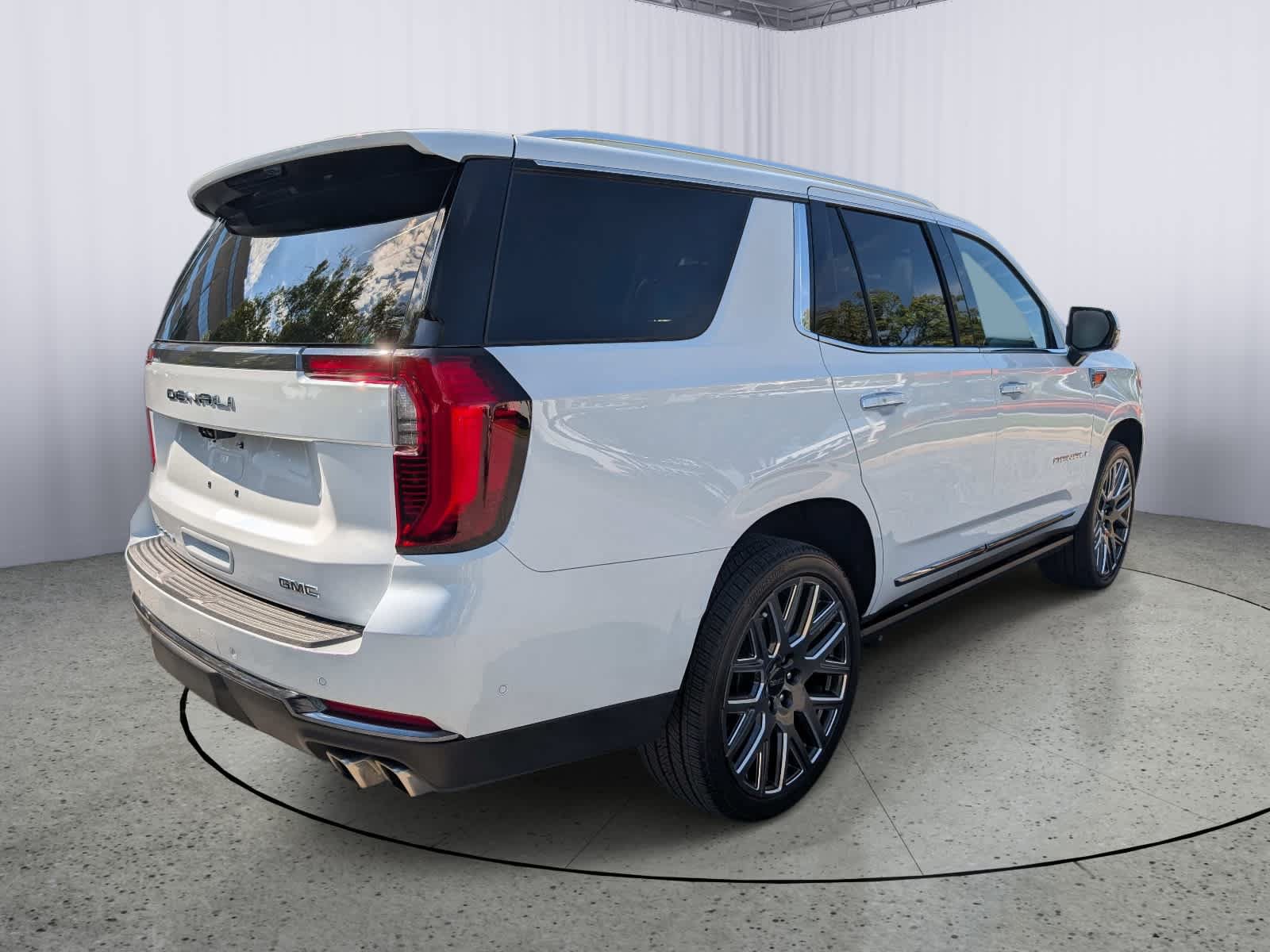 Certified 2026 GMC Yukon Denali Ultimate AWD/4WD image 3