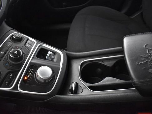 Used 2015 Chrysler 200 Limited FWD image 13
