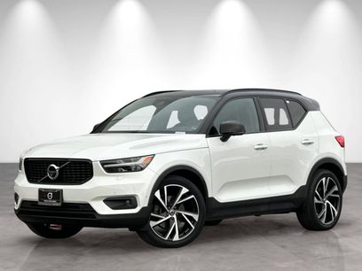 Used 2019 Volvo XC40 T4 R-Design