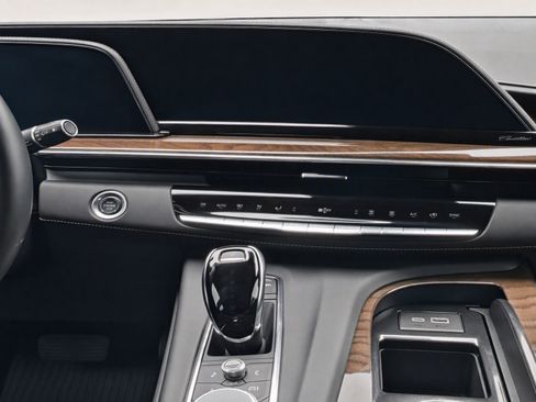 Used 2024 Cadillac Escalade Sport Platinum w/ LPO, Floor Liner Package AWD/4WD image 14