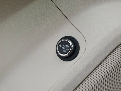 Used 2023 GMC Acadia Denali w/ Denali Technology Package image 30