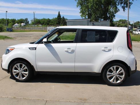 Used 2016 Kia Soul + FWD image 5