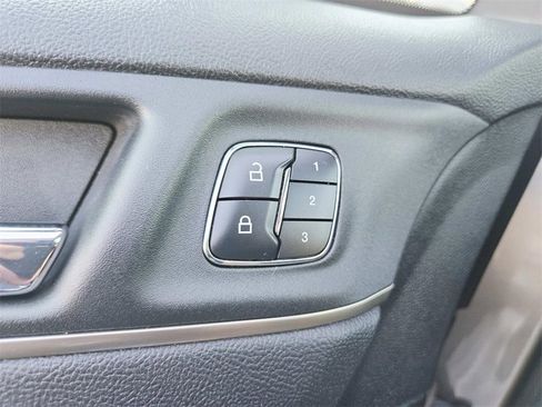 Used 2017 Lincoln MKC Reserve image 36