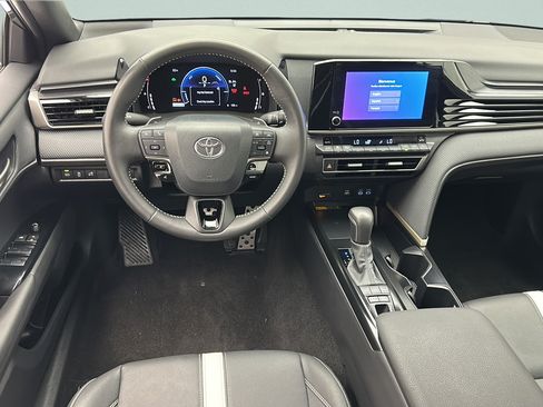 Used 2026 Toyota Camry SE FWD image 11