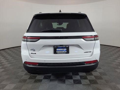 Used 2023 Jeep Grand Cherokee Limited w/ Black Appearance Package image 4