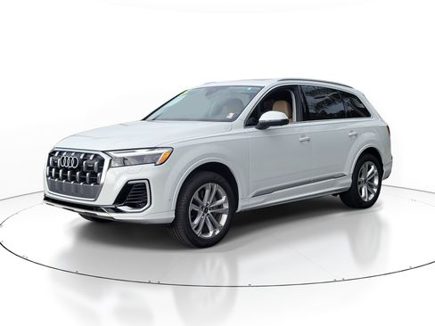 Used 2025 Audi Q7 3.0T Premium Plus w/ Premium Plus Package AWD/4WD image 3