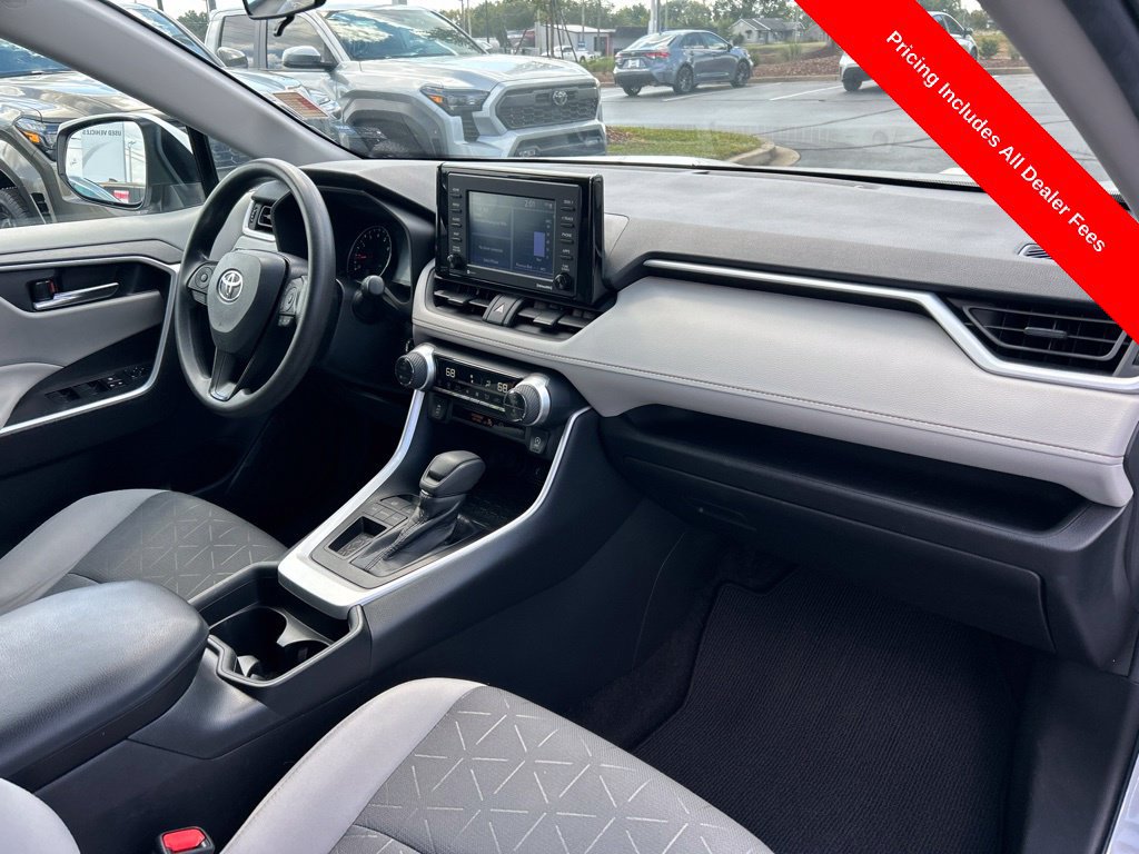 Used 2021 Toyota RAV4 XLE w/ Convenience Package FWD image 23