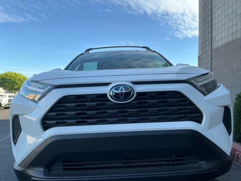 Certified 2025 Toyota RAV4 LE AWD/4WD image 23