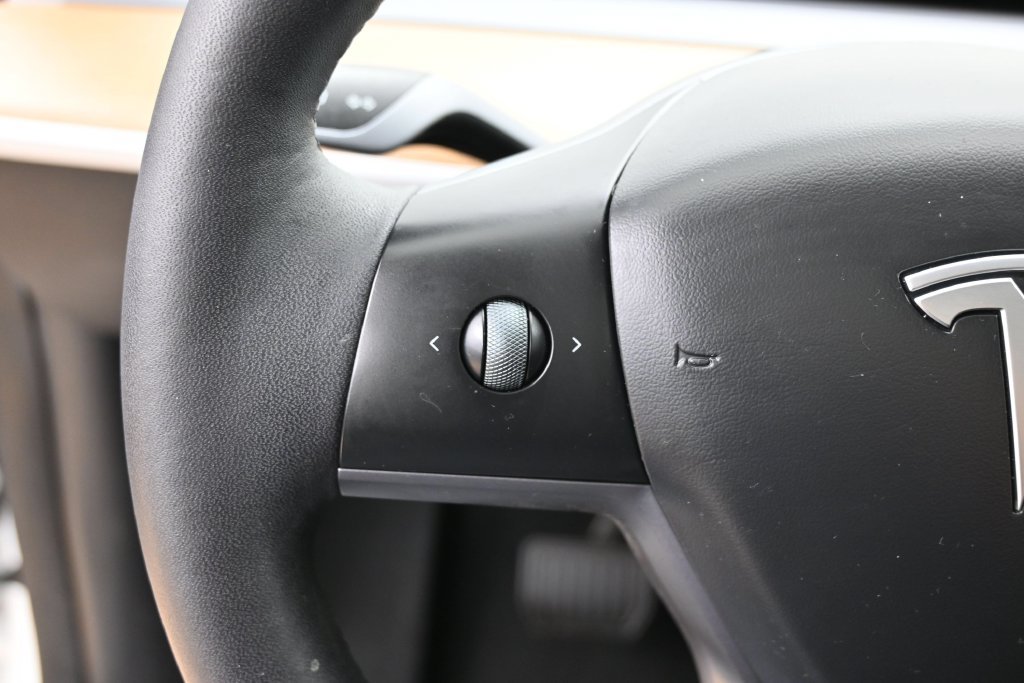 Used 2023 Tesla Model Y Long Range AWD/4WD image 19