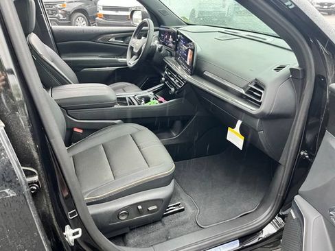 Used 2024 Chevrolet Traverse RS AWD/4WD image 25