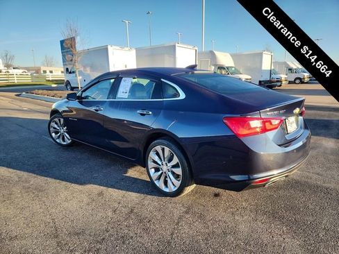 Used 2018 Chevrolet Malibu Premier w/ Premier Sun and Wheel Package FWD image 6