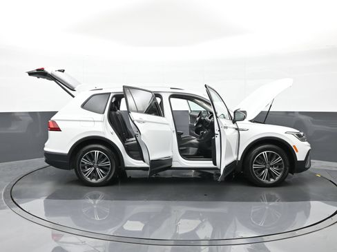 Used 2024 Volkswagen Tiguan Wolfsburg Edition AWD/4WD image 47