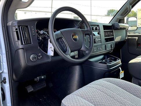New 2025 Chevrolet Express 2500 Extended w/ Enhanced Convenience Package image 8