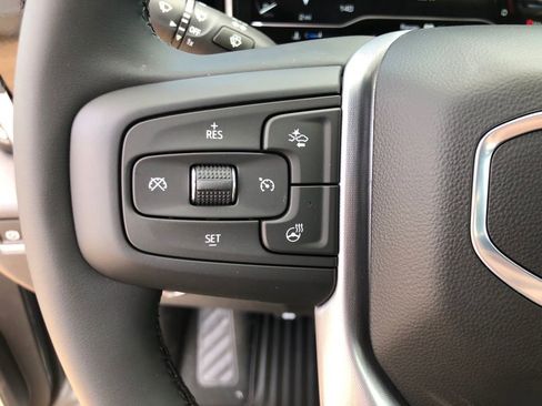 New 2025 GMC Sierra 1500 Elevation image 17