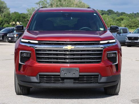 Used 2025 Chevrolet Traverse LT w/ Driver Confidence Package AWD/4WD image 5