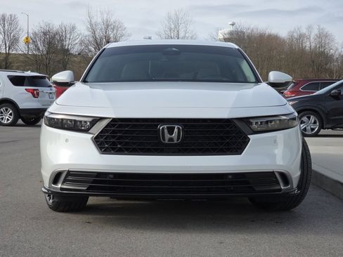 Used 2023 Honda Accord Touring image 3