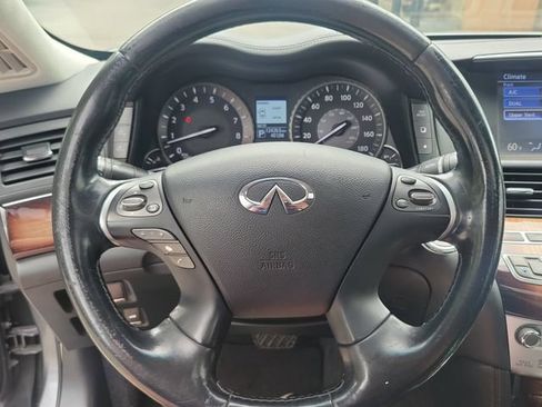 Used 2015 INFINITI Q70 L 3.7 w/ Deluxe Touring Package RWD image 17
