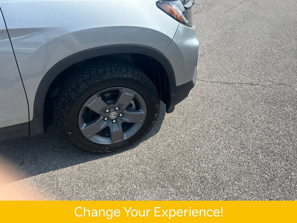 Used 2025 Honda Ridgeline TrailSport image 39