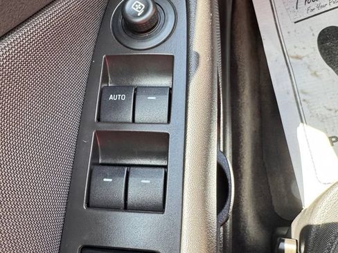 Used 2011 Ford Fusion SE w/ 201A Rapid Spec Order Code FWD image 19