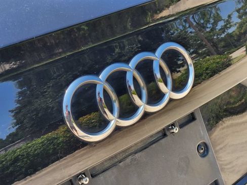 Used 2019 Audi Q7 3.0T Premium Plus w/ Premium Plus Package AWD/4WD image 12