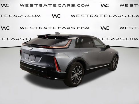 Used 2023 Cadillac Lyriq 2WD image 46