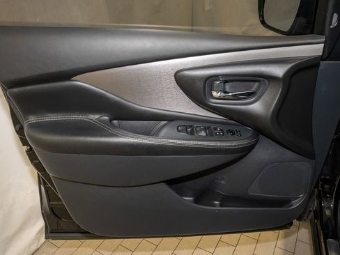 Certified 2024 Nissan Murano SV w/ SV Midnight Edition Package image 11