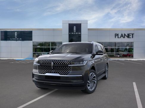New 2026 Lincoln Navigator Premiere AWD/4WD image 2