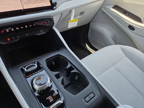 New 2026 Jeep Cherokee Laredo AWD/4WD image 16