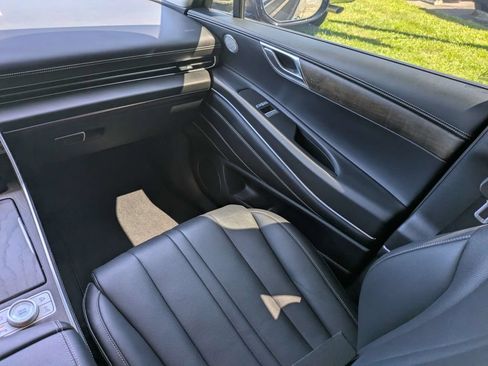 Used 2024 Genesis GV80 2.5T AWD/4WD image 18