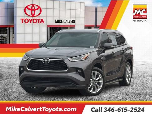 Used 2023 Toyota Highlander Limited FWD image 1