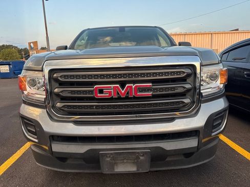 Used 2019 GMC Canyon 2WD Crew Cab w/ Convenience Package image 2